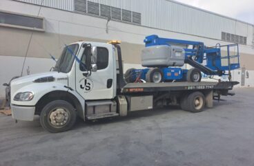 GRUAS JS GrĂșa para autos que se quedaron sin baterĂa o no encienden